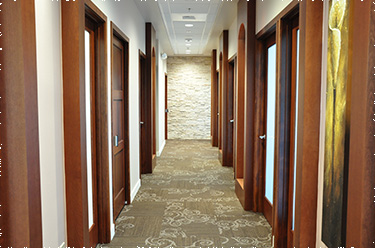 Photo of the complete long hallway