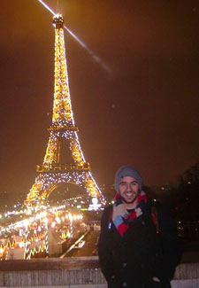 Chase in front of the eiffel tower